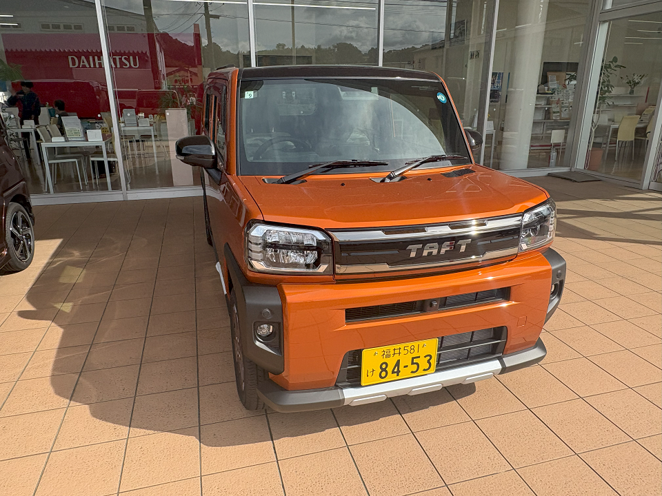 新色でました🚗